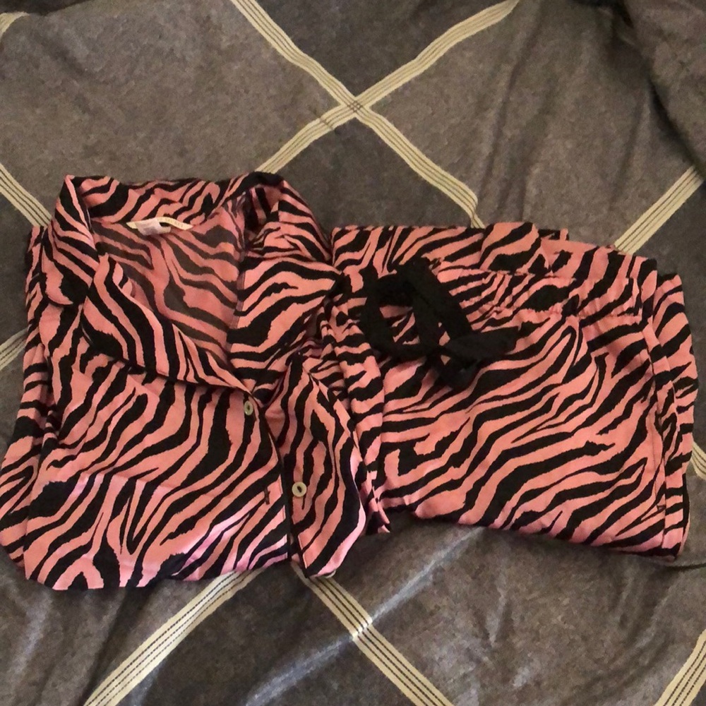 VS pink zebra pajamas set